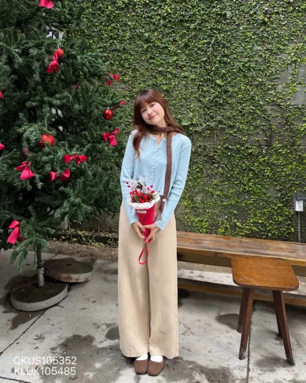 Quần kaki nữ ống suông phối 2 đường viền giữa